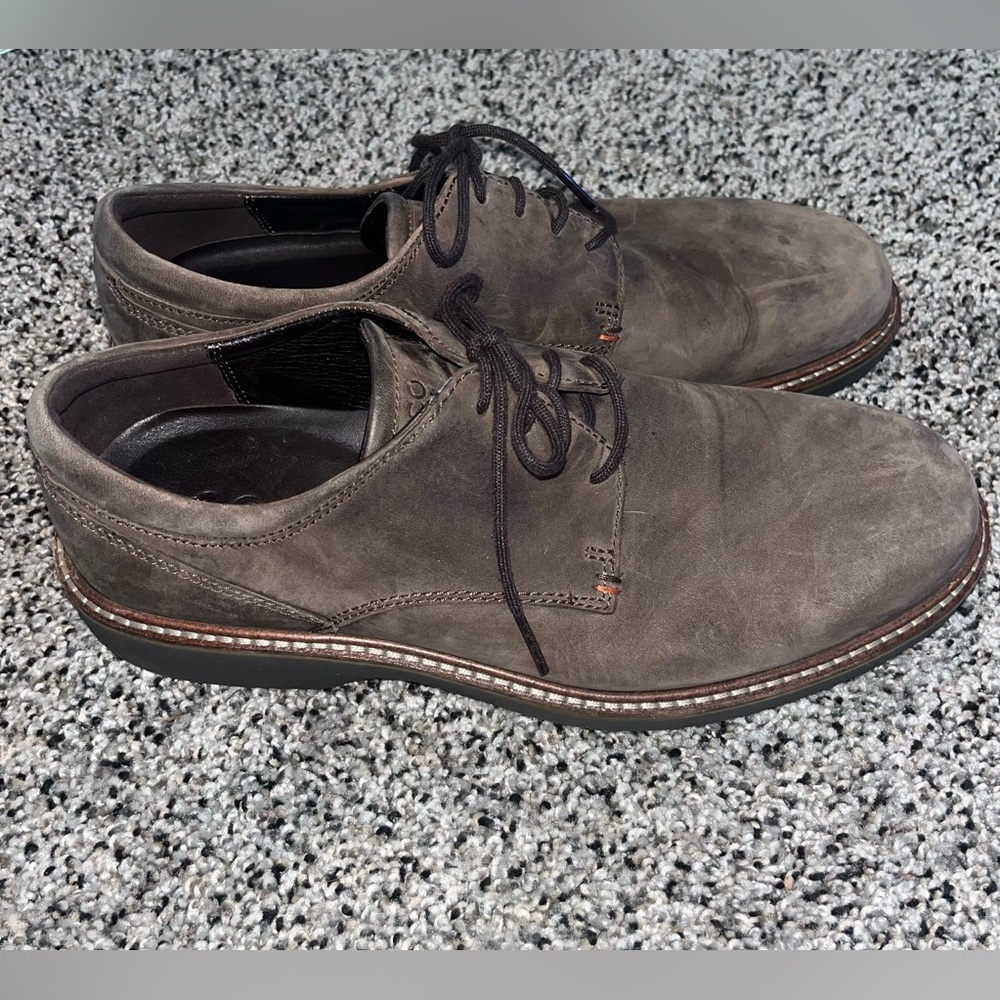 Mens dress shoes